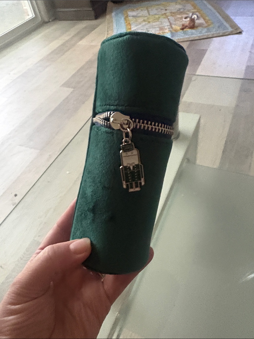 La Mer Velvet Travel Green bag new